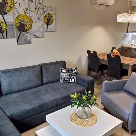 Holiday Apartman ชาร์วาร์ ภายนอก รูปภาพ