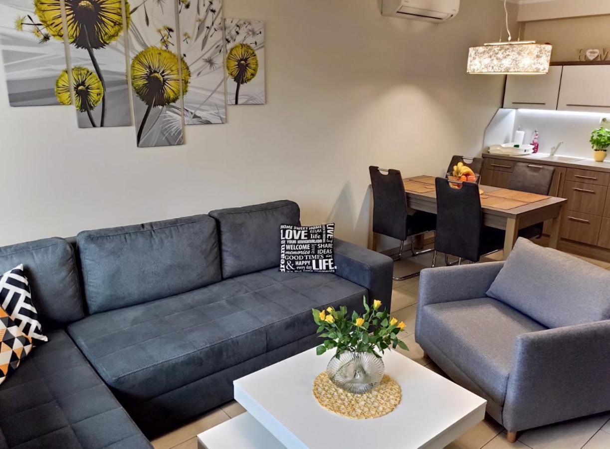 Holiday Apartman ชาร์วาร์ ภายนอก รูปภาพ