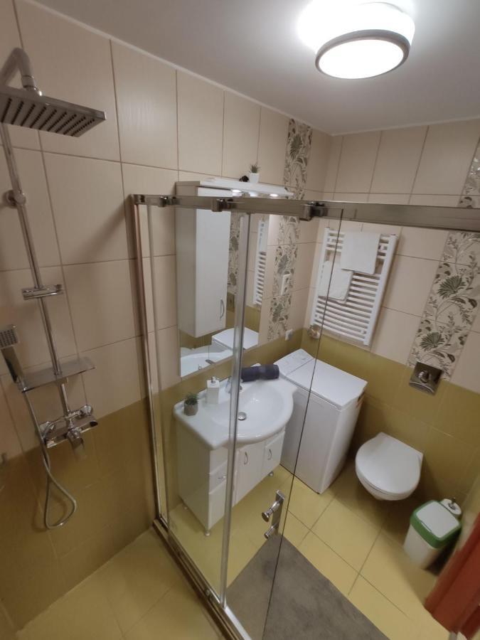 Holiday Apartman ชาร์วาร์ ภายนอก รูปภาพ