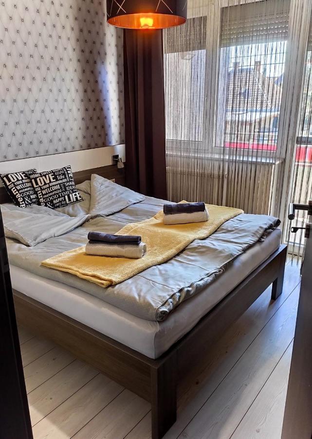 Holiday Apartman ชาร์วาร์ ภายนอก รูปภาพ
