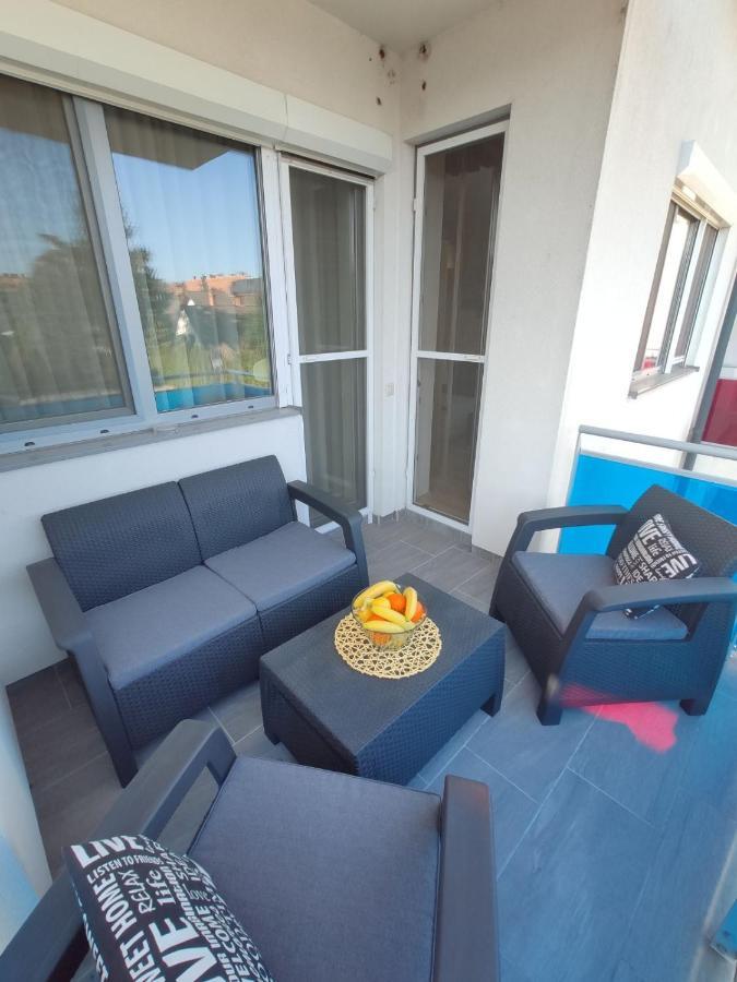 Holiday Apartman ชาร์วาร์ ภายนอก รูปภาพ