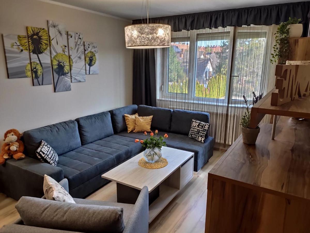 Holiday Apartman ชาร์วาร์ ภายนอก รูปภาพ