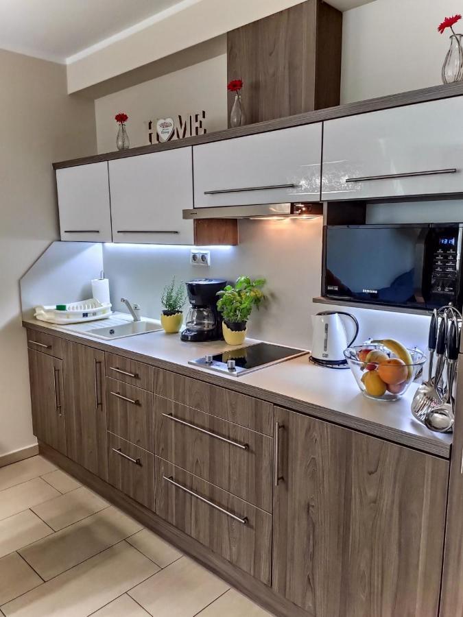 Holiday Apartman ชาร์วาร์ ภายนอก รูปภาพ