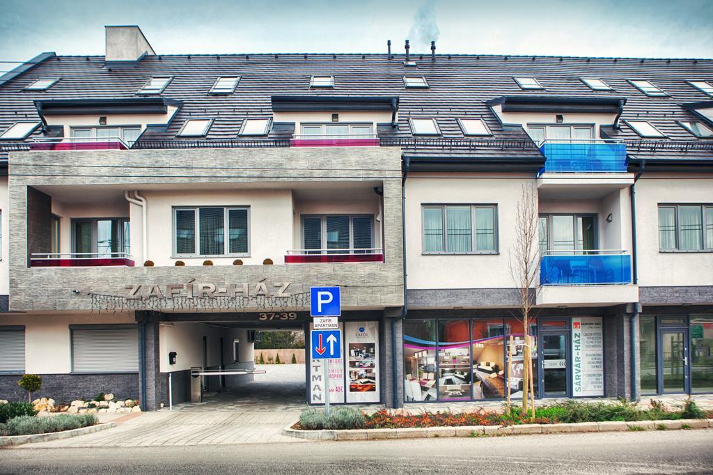 Holiday Apartman ชาร์วาร์ ภายนอก รูปภาพ